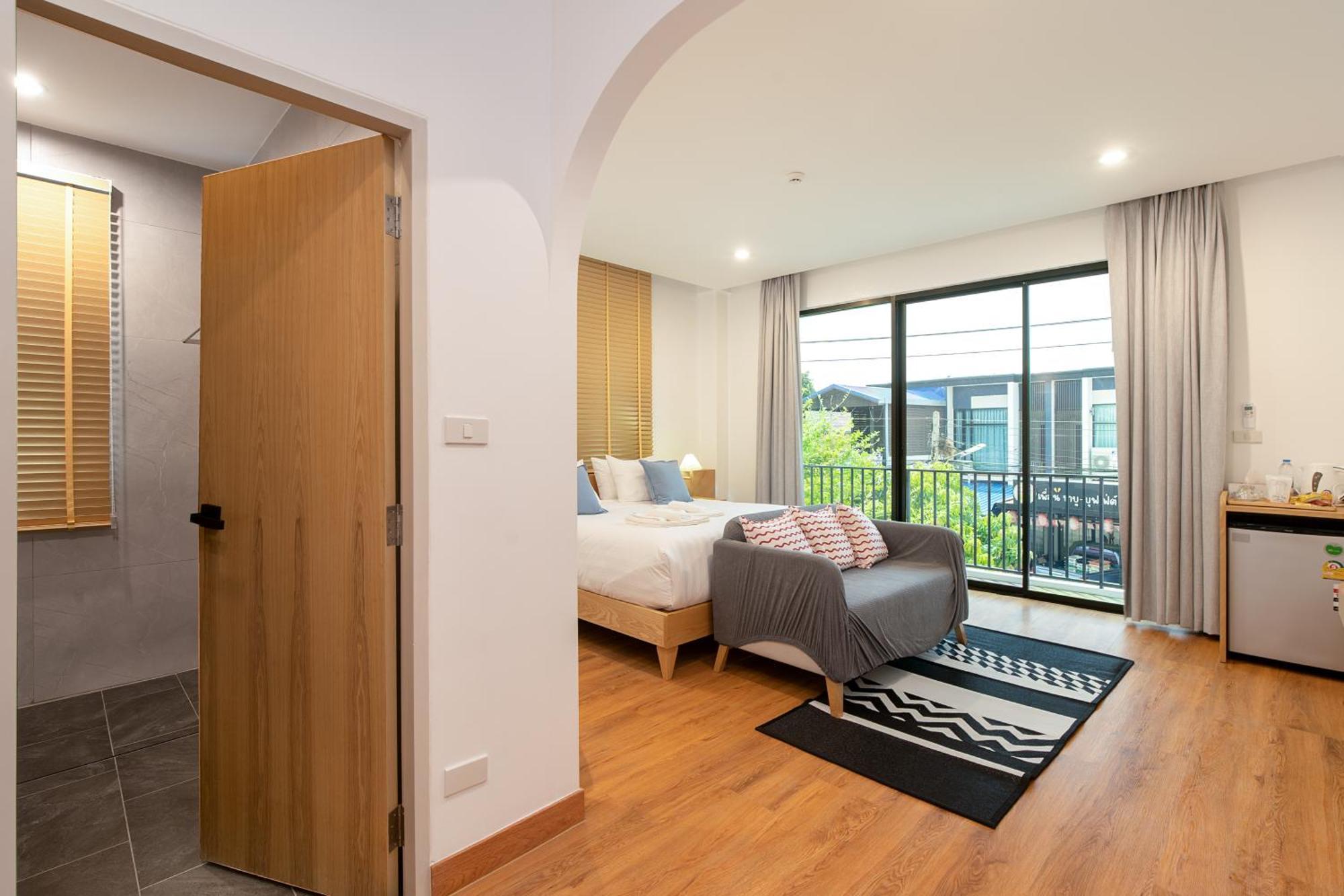 The Modeva Hotel Kanchanaburi City Room photo