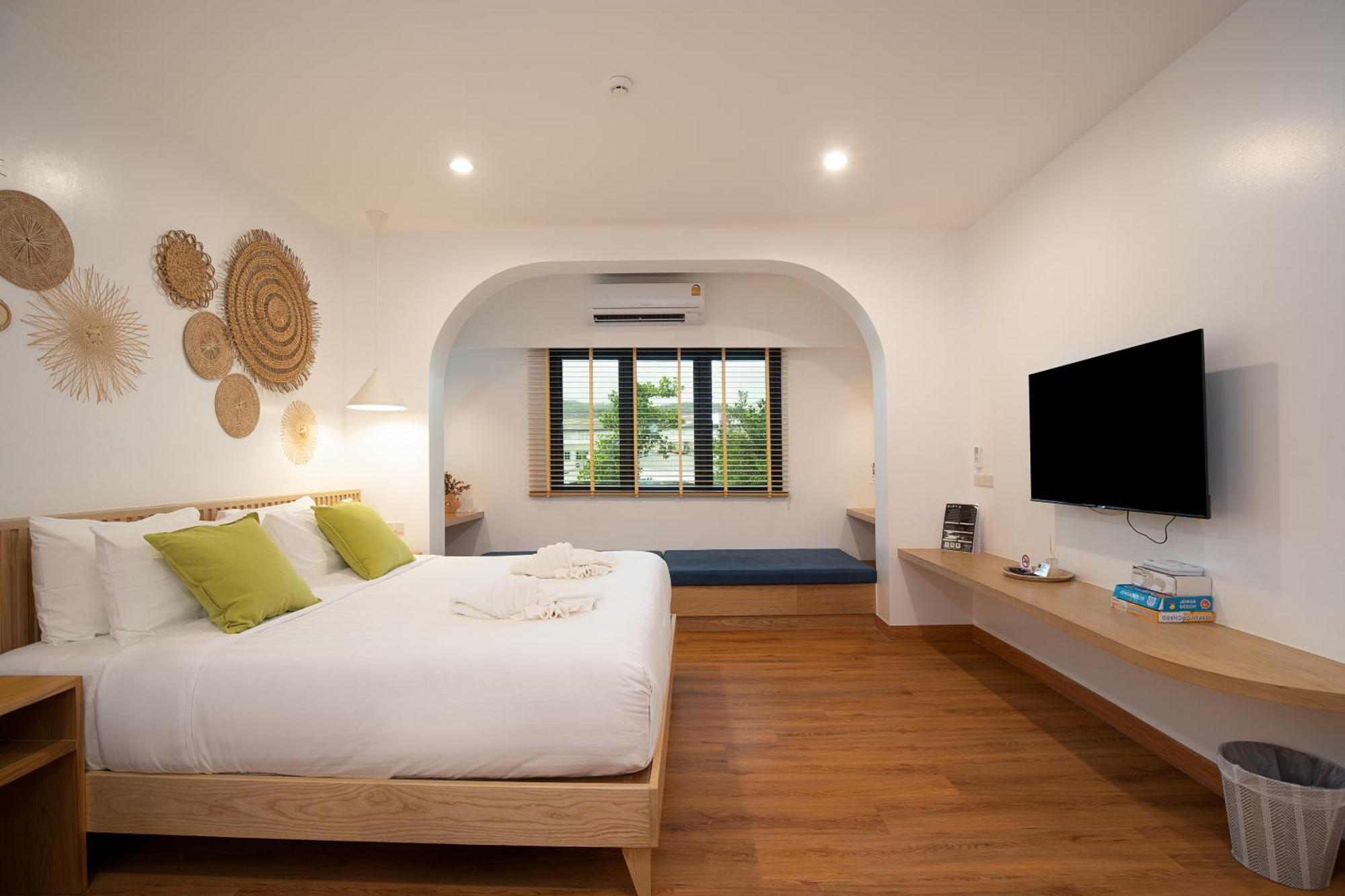 The Modeva Hotel Kanchanaburi City Room photo