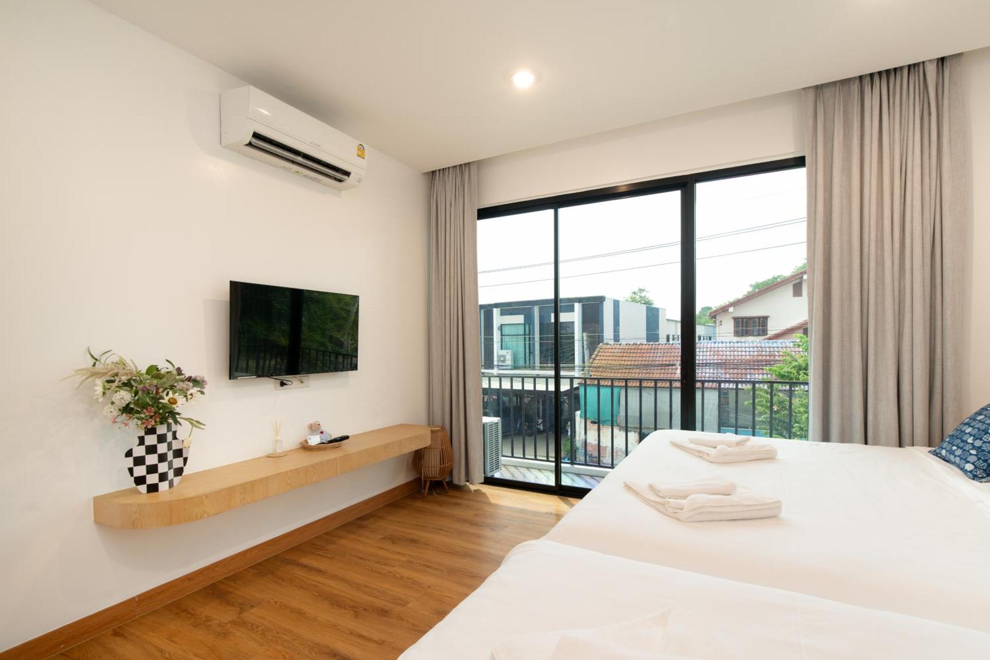 The Modeva Hotel Kanchanaburi City Room photo