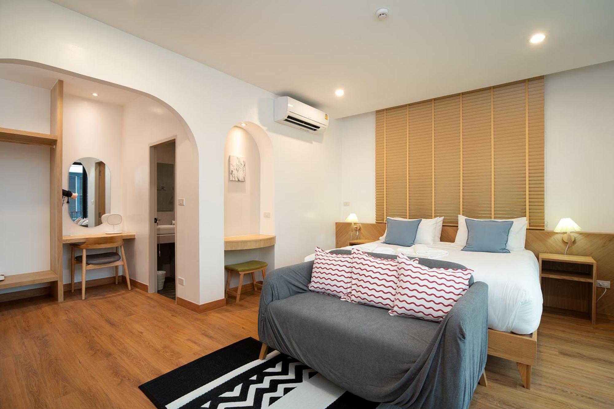 The Modeva Hotel Kanchanaburi City Room photo
